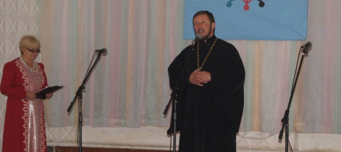 Настоятель храма св. ап. Фомы поздравил односельчан с праздником Казанской иконы Настоятель храма св. ап. Фомы поздравил односельчан с праздником Казанской иконы