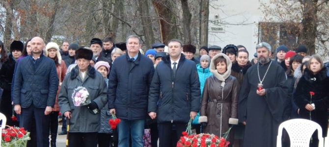 Благочинный принял участие в торжествах ко Дню Неизвестного солдата Благочинный принял участие в торжествах ко Дню Неизвестного солдата