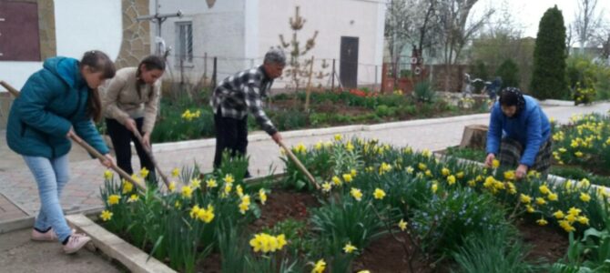Субботник проведен в храме апостола Фомы в с. Воинка Субботник проведен в храме апостола Фомы в с. Воинка