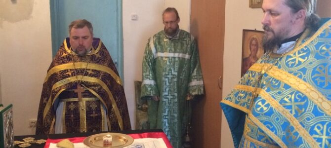 Литургия Преждеосвященных Даров в храме прп. Евтропии Херсонской с. Островского Литургия Преждеосвященных Даров в храме прп. Евтропии Херсонской с. Островского