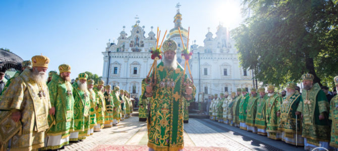 Предстоятель возглавил праздничное богослужение по случаю дня памяти преподобного Феодосия Печерского и жен-мироносиц