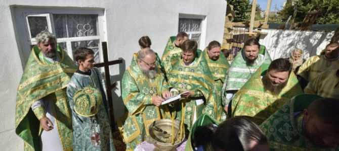 Совершен чин на основание храма в честь вмч. Пантелеимона г. Красноперекопска Совершен чин на основание храма в честь вмч. Пантелеимона г. Красноперекопска